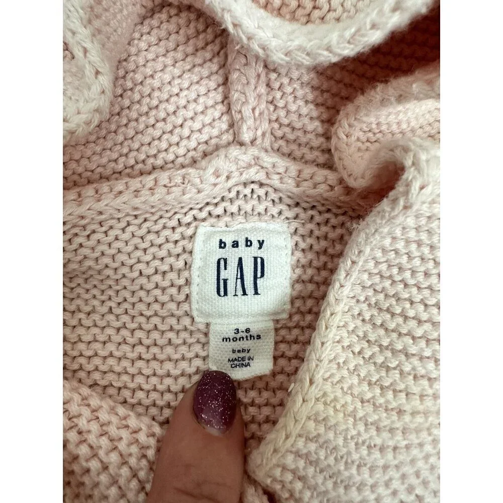 GAP play stains